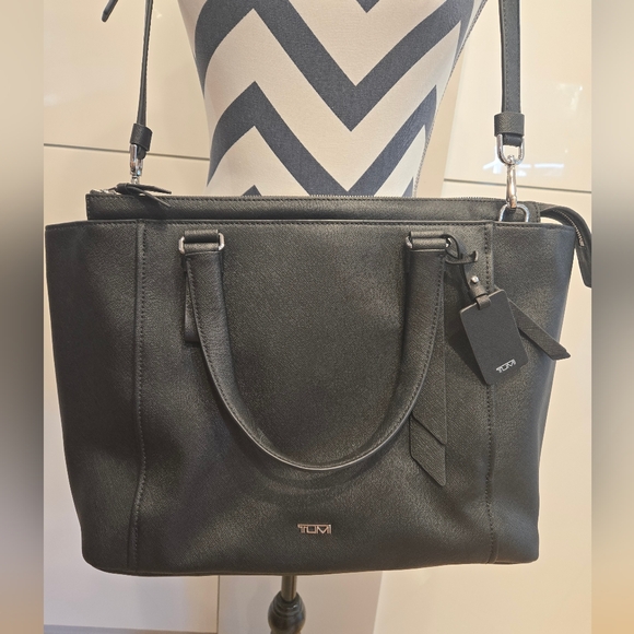 TUMI LEATHER VAREK LAPTOP BAG - used once